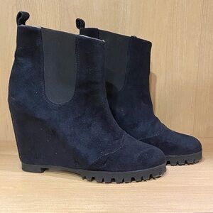 Olsen Haus Olsenhaus Black Vegan Suede Wedge Ankle Boots Size 8